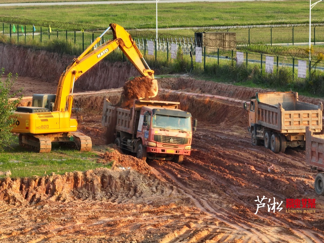 直击项目现场 | 山河星航项目土方外运工作圆满完成！