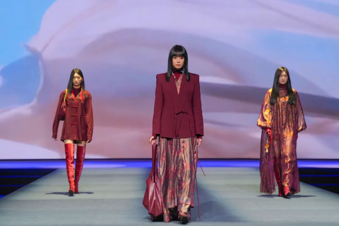 擎服饰产业大旗 聚天下英才共赴新程